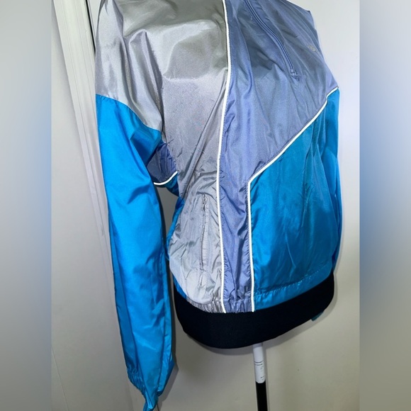 VINTAGE Adidas Women's Blue and Silver Qtr Zip Jacket - Picture 7 of 15